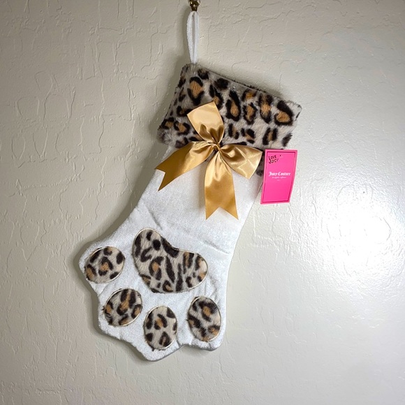 🎉HP🎉New Juicy Couture Pet Leopard/Cream Faux Fur Paw Print Holiday Stocking🐾 - Picture 2 of 10